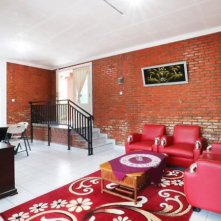 Villa Madani Paragajen ภายนอก รูปภาพ