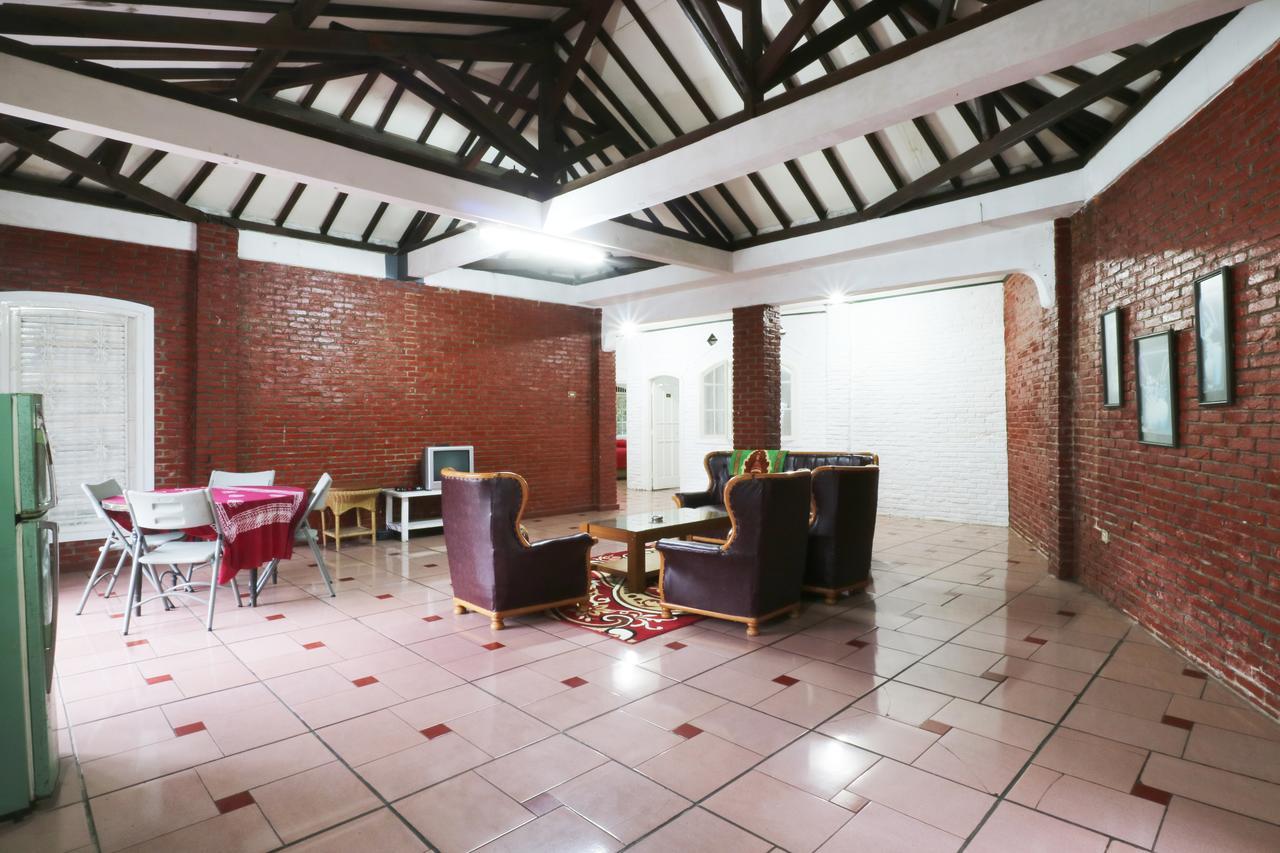 Villa Madani Paragajen ภายนอก รูปภาพ