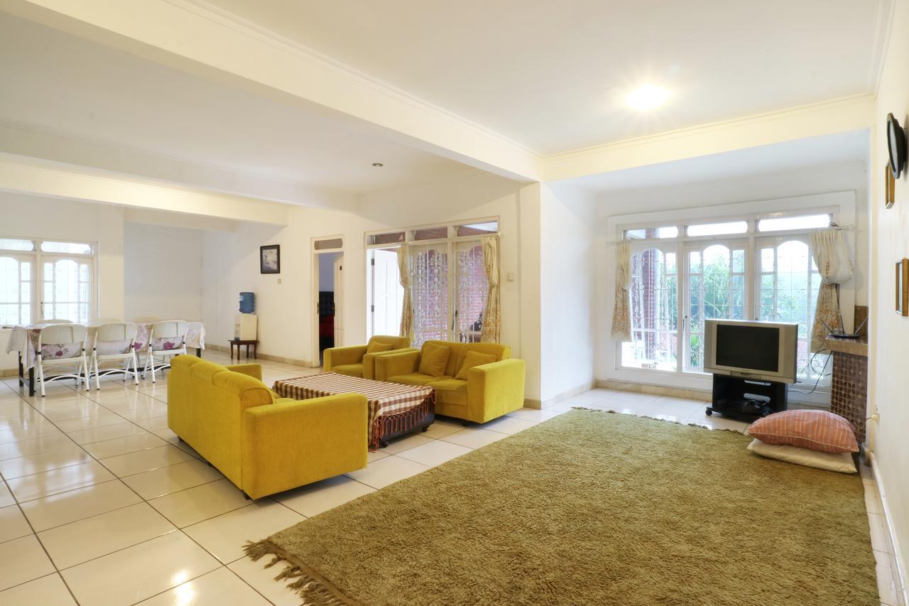 Villa Madani Paragajen ภายนอก รูปภาพ