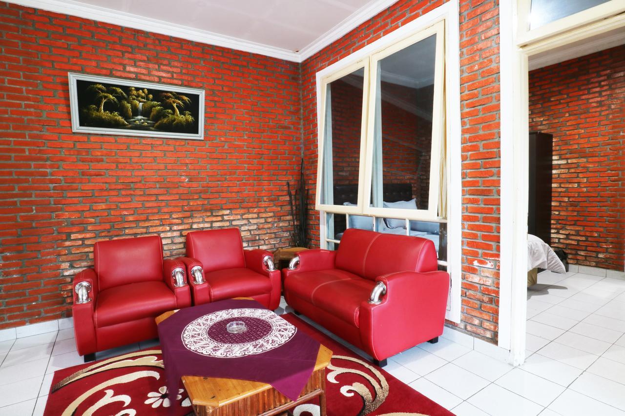 Villa Madani Paragajen ภายนอก รูปภาพ