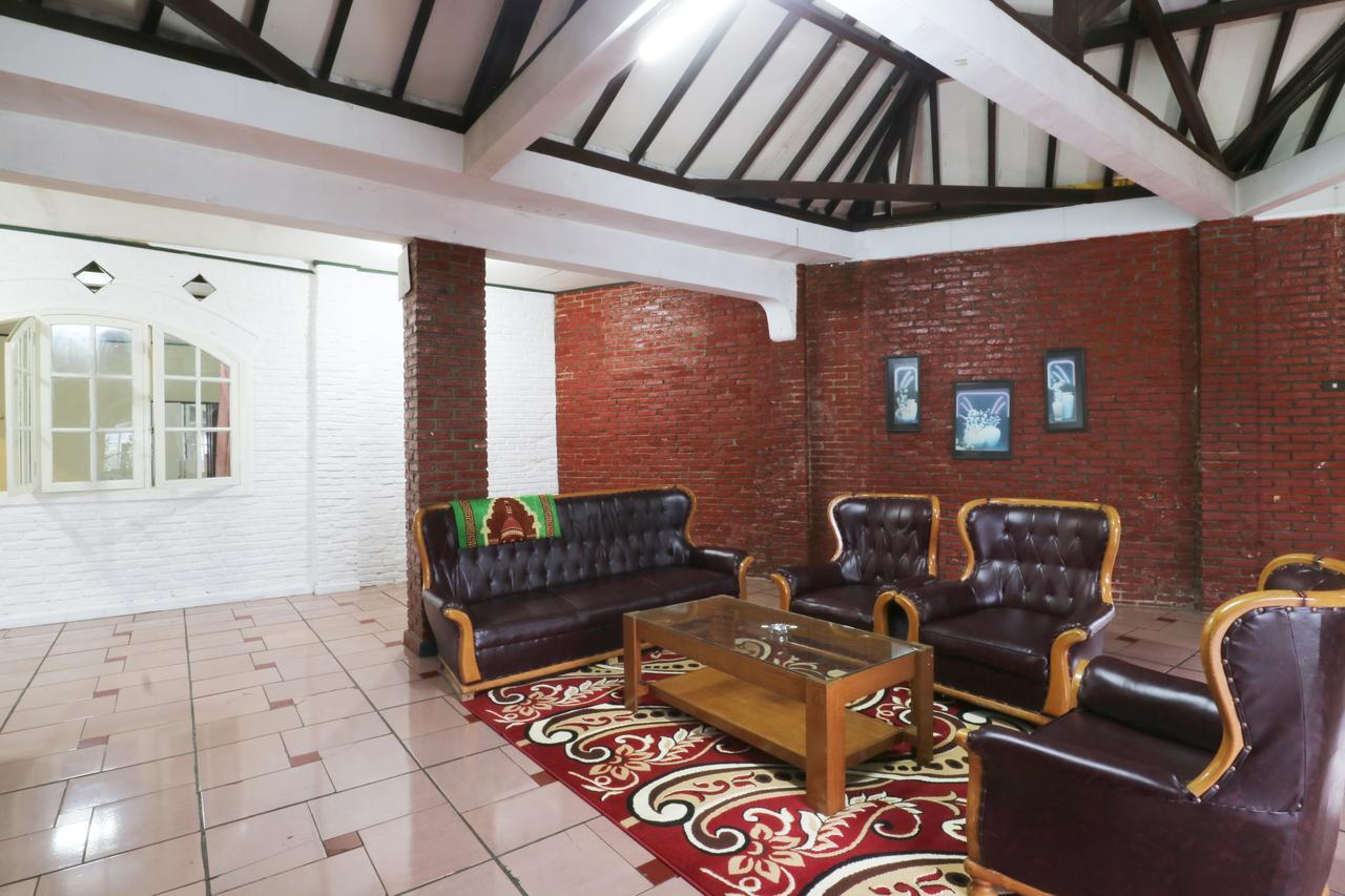 Villa Madani Paragajen ภายนอก รูปภาพ