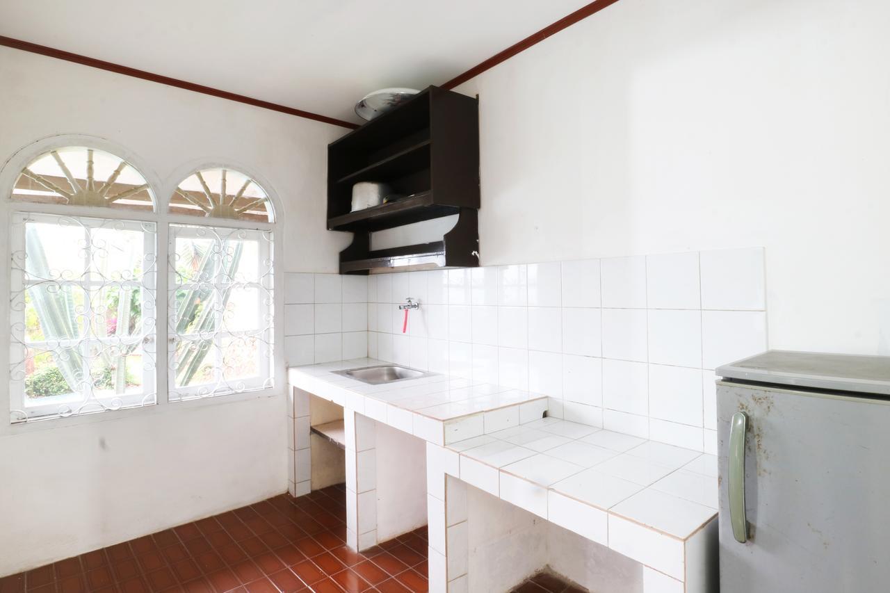 Villa Madani Paragajen ภายนอก รูปภาพ
